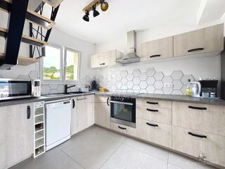  Maison  vendre 11 pices 111 m