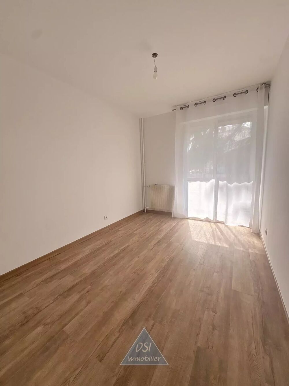 VILLEURBANNE  SECTEUR ZOLA / GRATTE-CIEL  À VISITER SANS TARDE