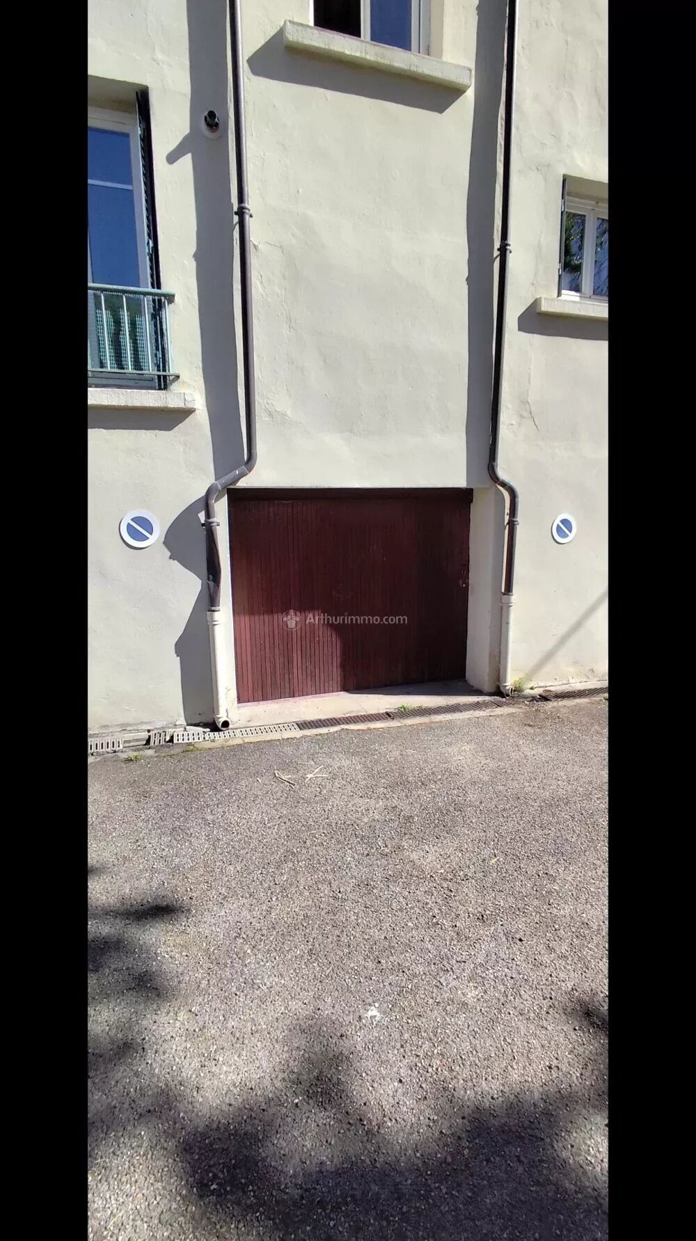 Location Parking/Garage À louer – Garage  – Villeurbanne (Cours Tolstoï / Grand Clément) Villeurbanne