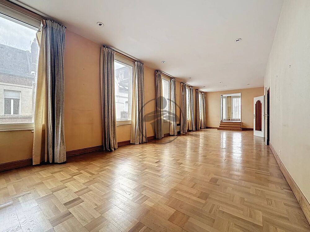 Maison Bourgeoise avec Bureaux en Hyper Centre