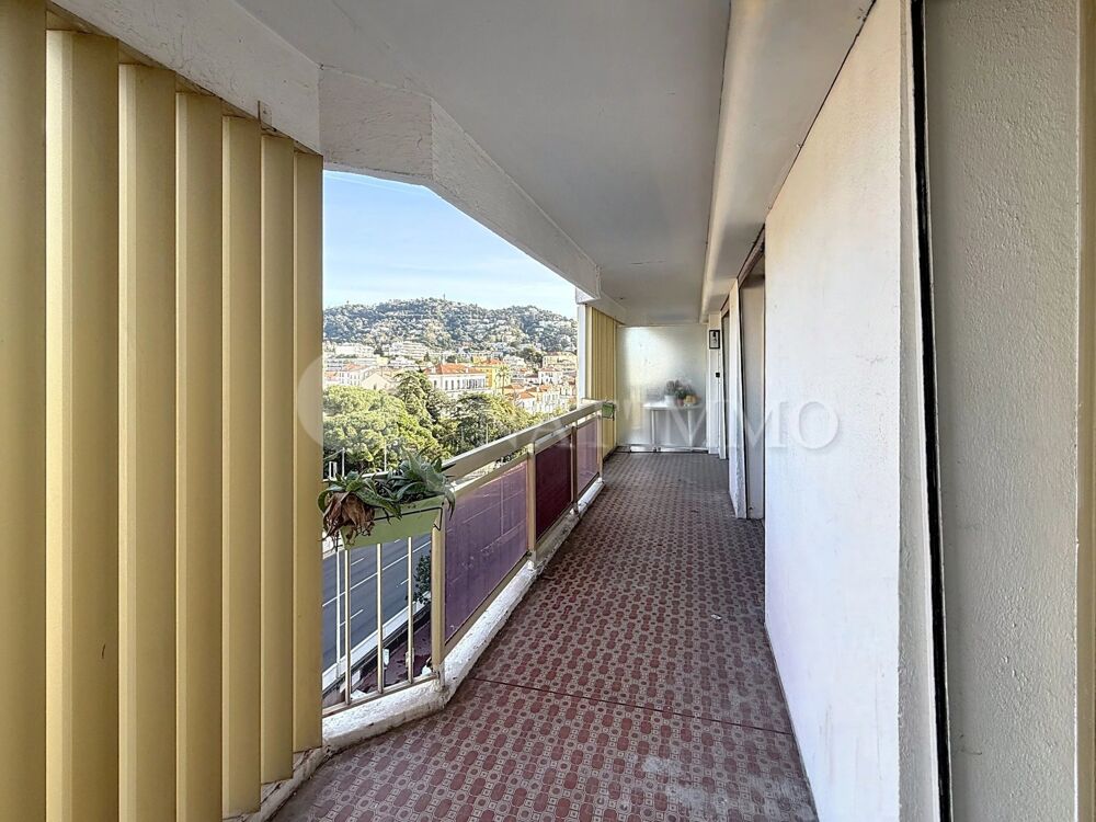 BANANE  2 P EN ÉTAGE ÉLEVÉ AVEC TERRASSE DE 13 M²