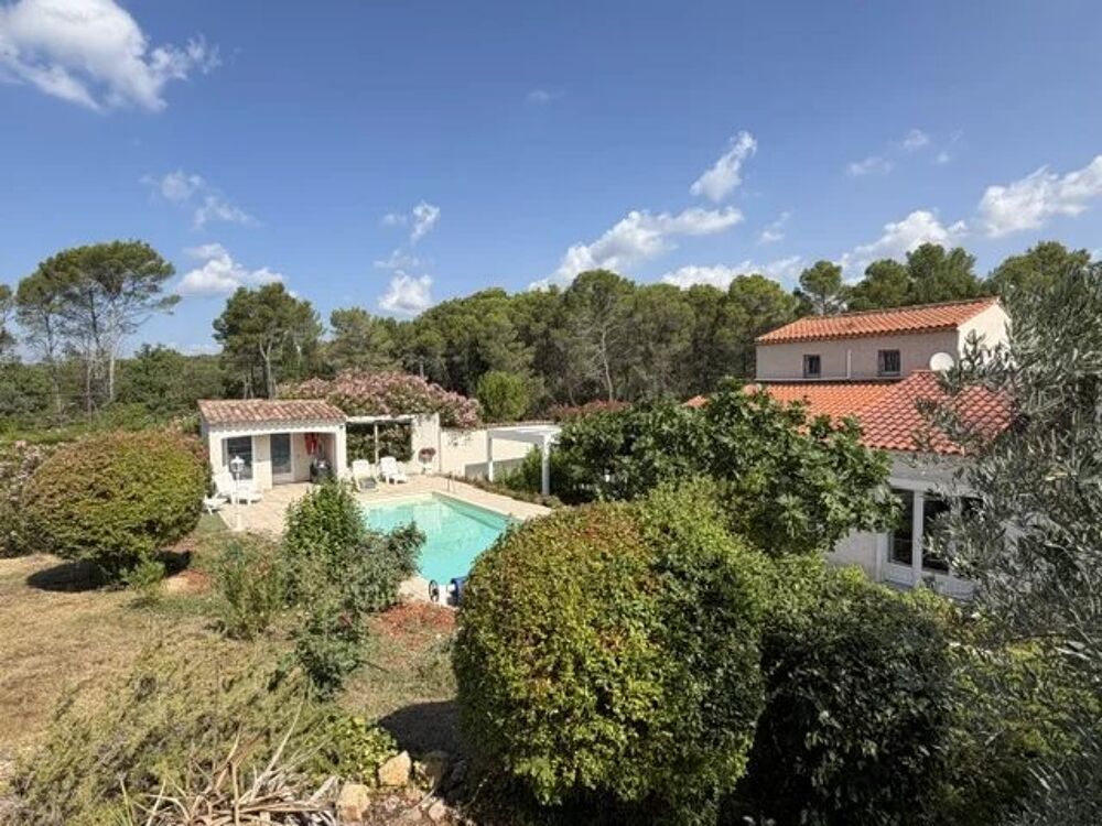 Propriété d'exception de plus de 300 m² habitables avec dépendan
