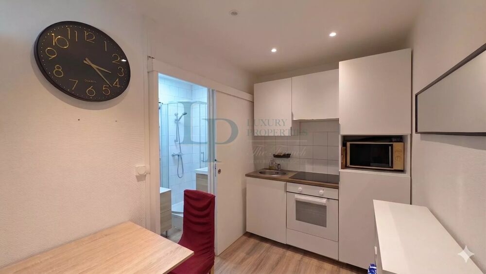 Vente Appartement Chambre de service avec salle d'eau - Triangle d'or Paris 8