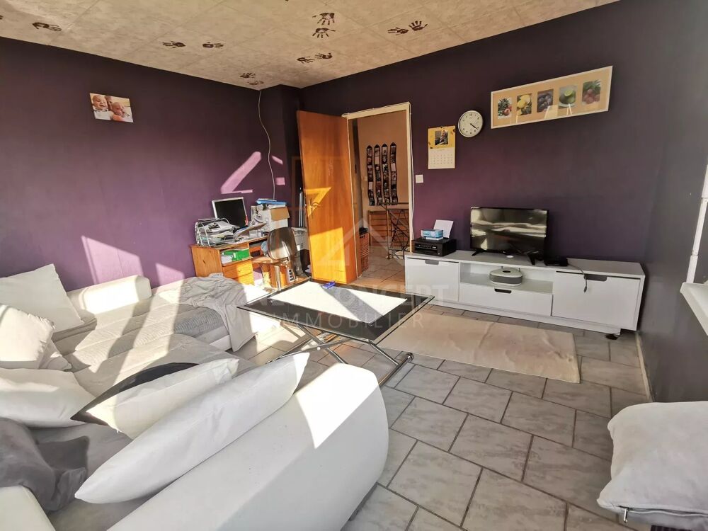 -- Au calme : maison 8 pièces sur 6 ares --