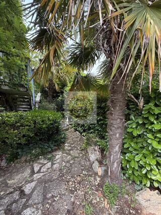  Maison  vendre 8 pices 