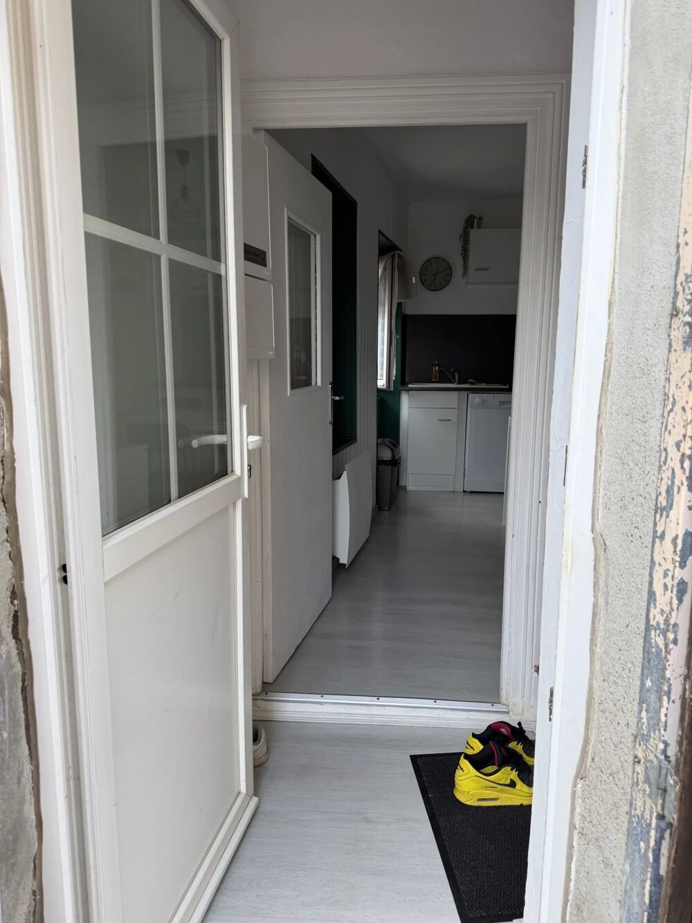 Location Maison À LOUER – Charmante maison de ville meublée, entièrement équipée Perrier