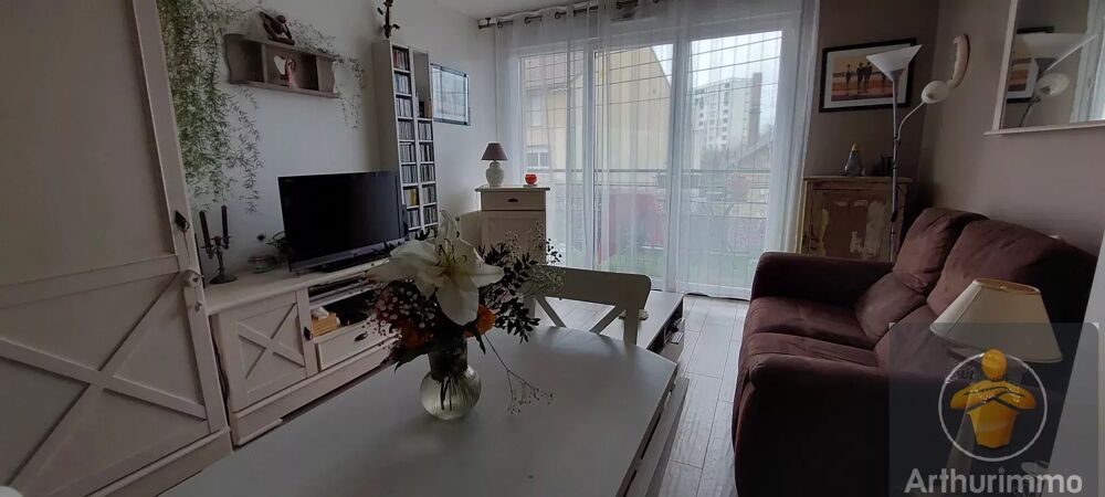 Élégant Deux Pièces avec Balcon et Parking dans Résidence de Sta