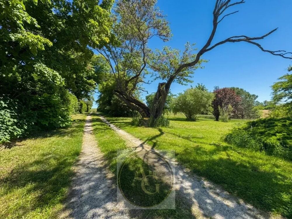 Propriété T7 de 273m² sur 1,2 ha proche Toulouse