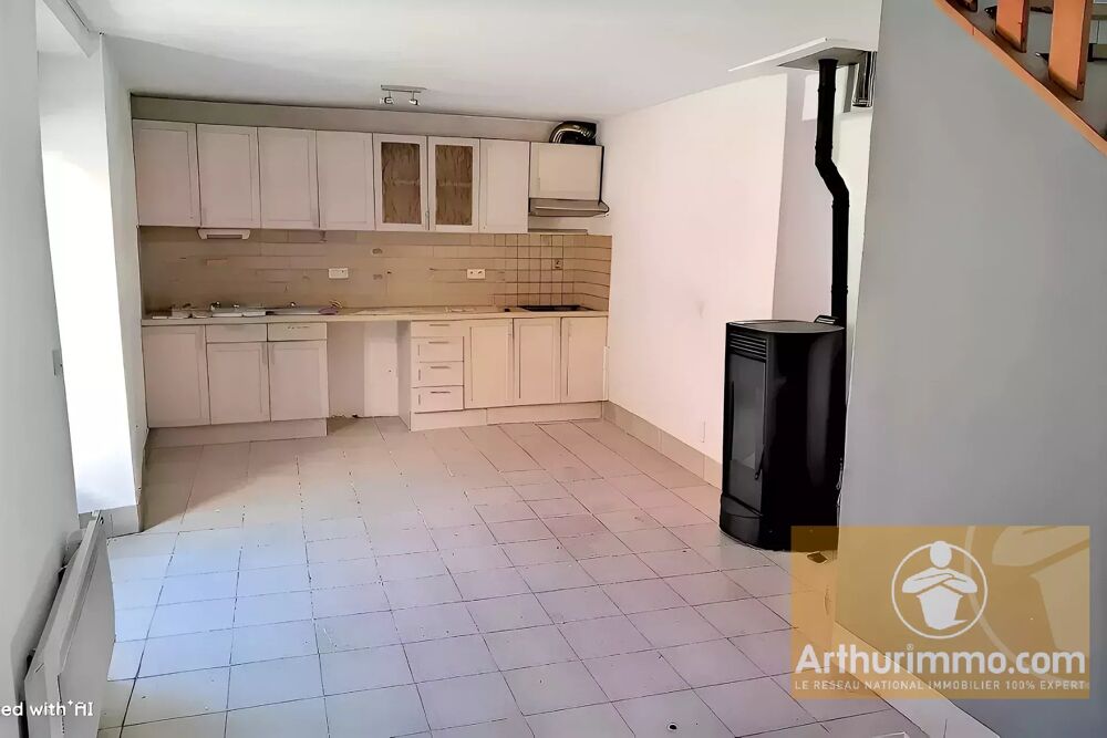 Maison de village de plain-pied avec cour de 40 m² env