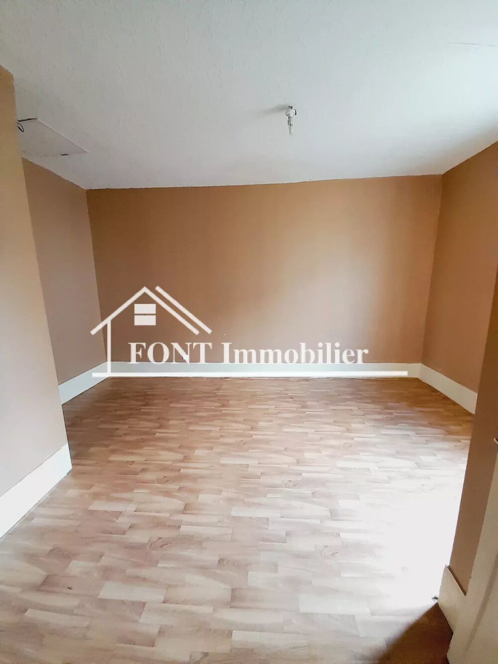 Vente Maison SAINT-CHAMOND, MAISON SUR  BEAU TERRAIN PLAT Saint-chamond