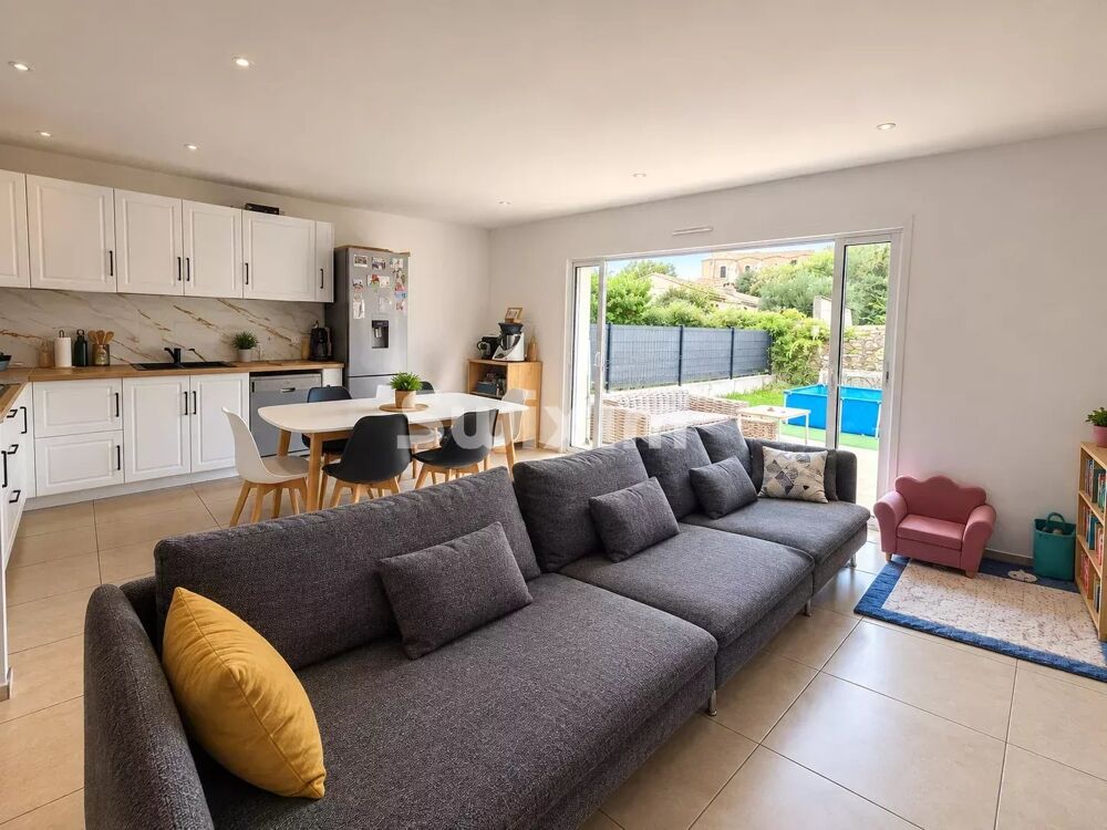 Maison neuve au calme, à pied du village !