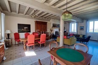  Maison  vendre 6 pices 220 m