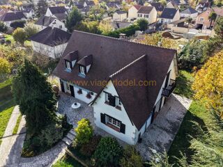  Maison à vendre 8 pièces 319 m²