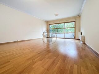  Appartement à louer 3 pièces 109 m²