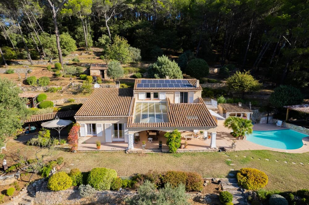 PROPRIÉTÉ DE 200 M² SUR 16 000 M²  LORGUES