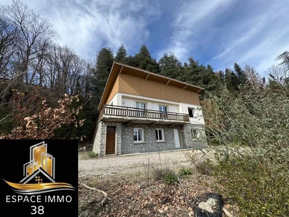 Maison sur 10660 m² de terrain