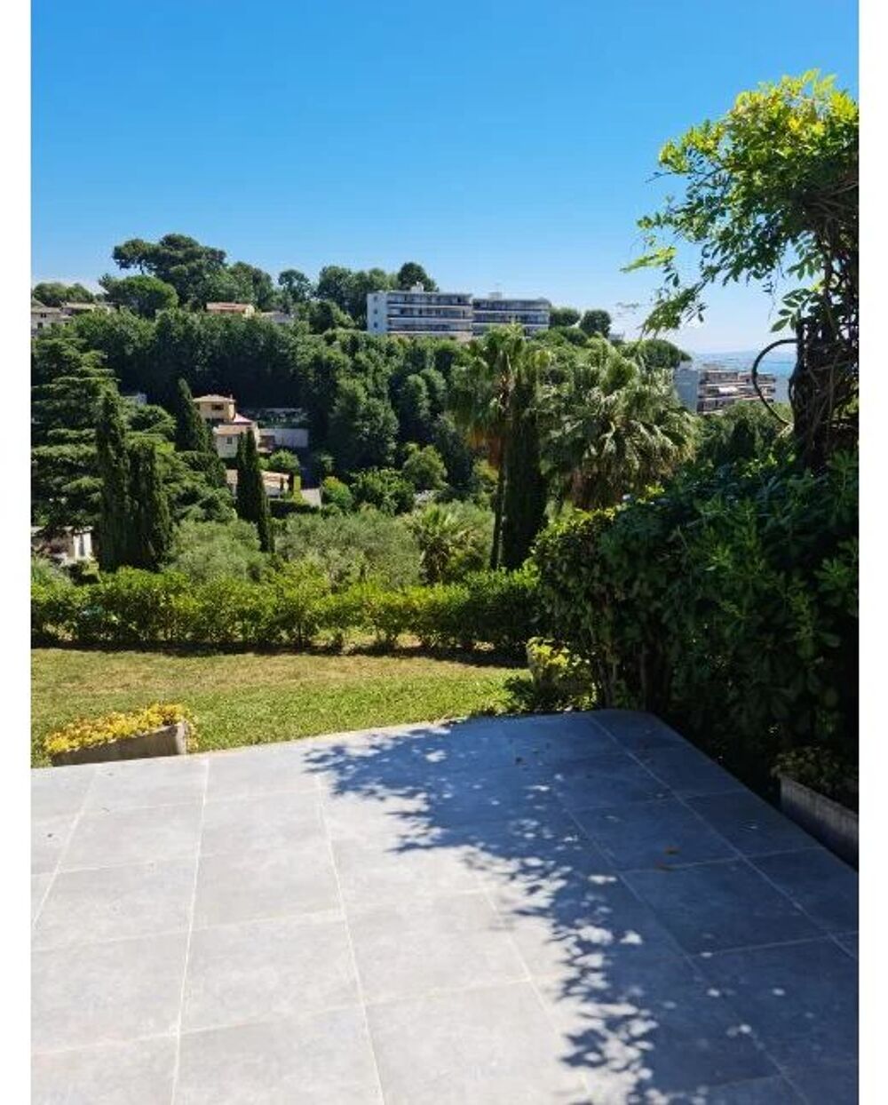 Deux pièces de 42m² avec 10m², garage et piscine