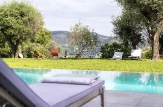  Villa à vendre 8 pièces 300 m²