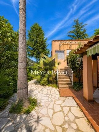 Immeuble à vendre 10 pièces 185 m²