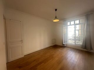  Appartement à louer 2 pièces 45 m²