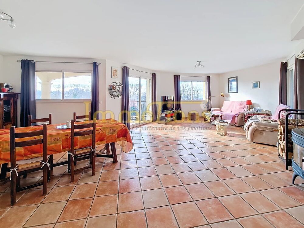 Vente Maison Domaine avec vue panoramique, piscine, hébergements et environne Montmiral