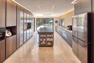  Maison à louer 6 pièces 321 m²