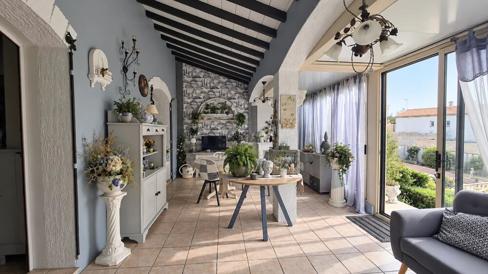 Vente Maison SAINT-GILLES – VILLA DE 181 M² AVEC PISCINE, SOUS-SOL DE 120 M² Saint-gilles