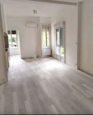  Immeuble  vendre 9 pices 300 m