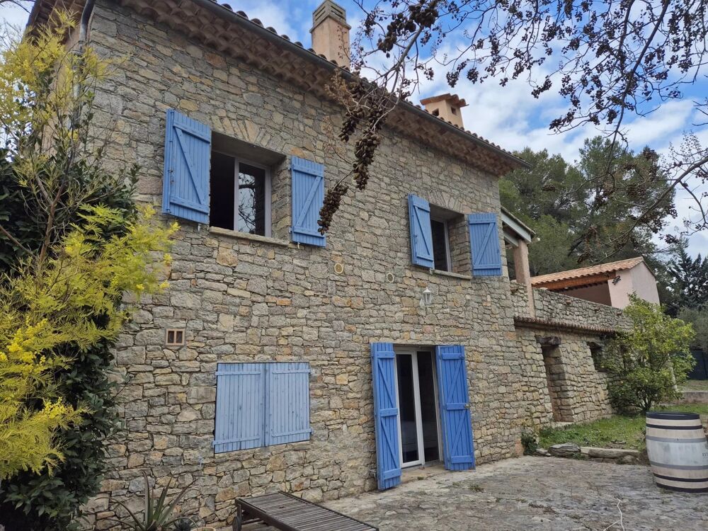 SUPERBE VUE POUR CE MAS RENOVE AVEC PISCINE