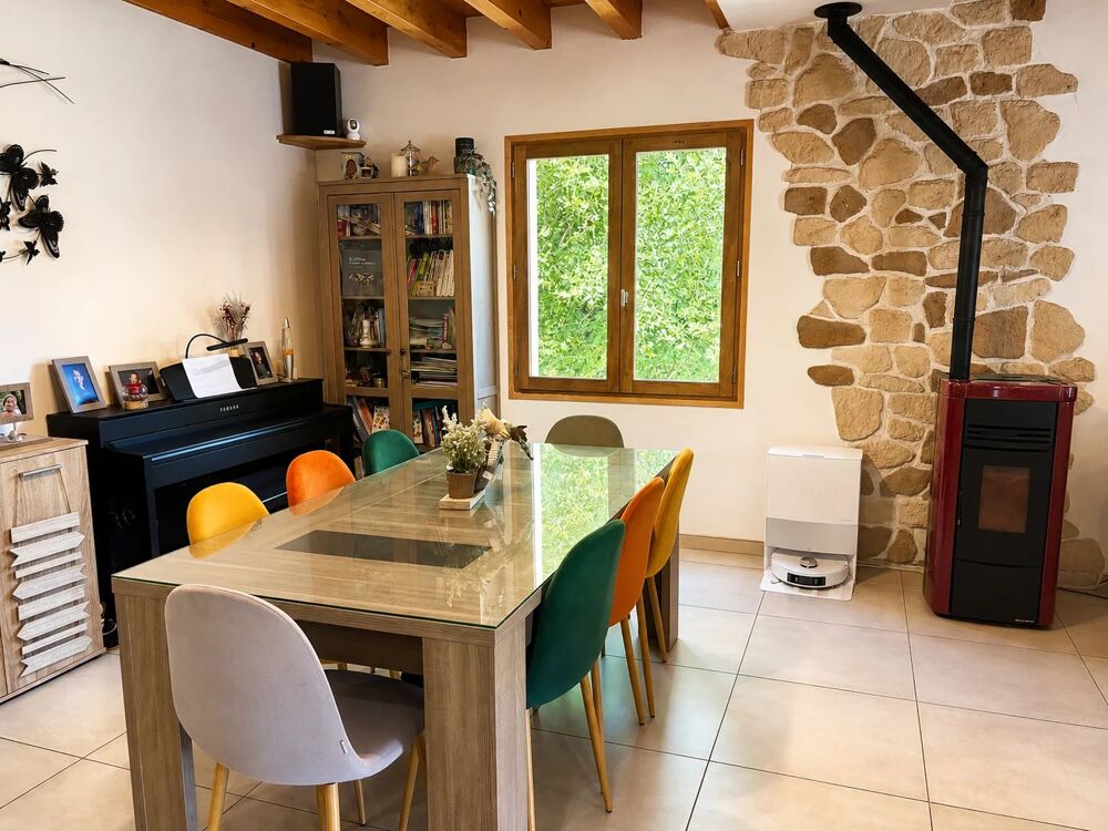 EXCLUSIVITÉ - VILLA FAMILIALE AVEC GRAND TERRAIN