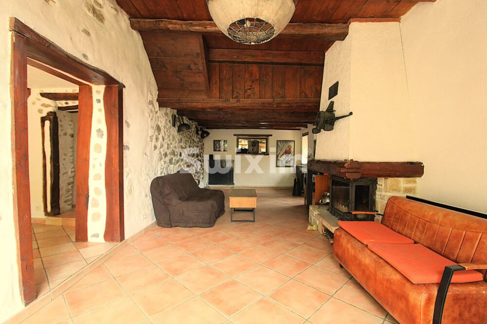 Vente Maison Ancienne ferme rénovée avec grange, T1 indépendant et combles am Sillingy