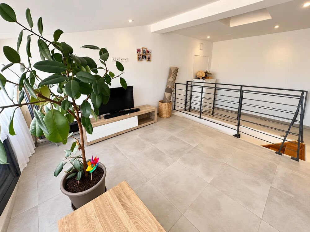 Location Appartement Poussan centre – Beau T3 65 m² – Dernier étage – Vue dégagée – C Poussan