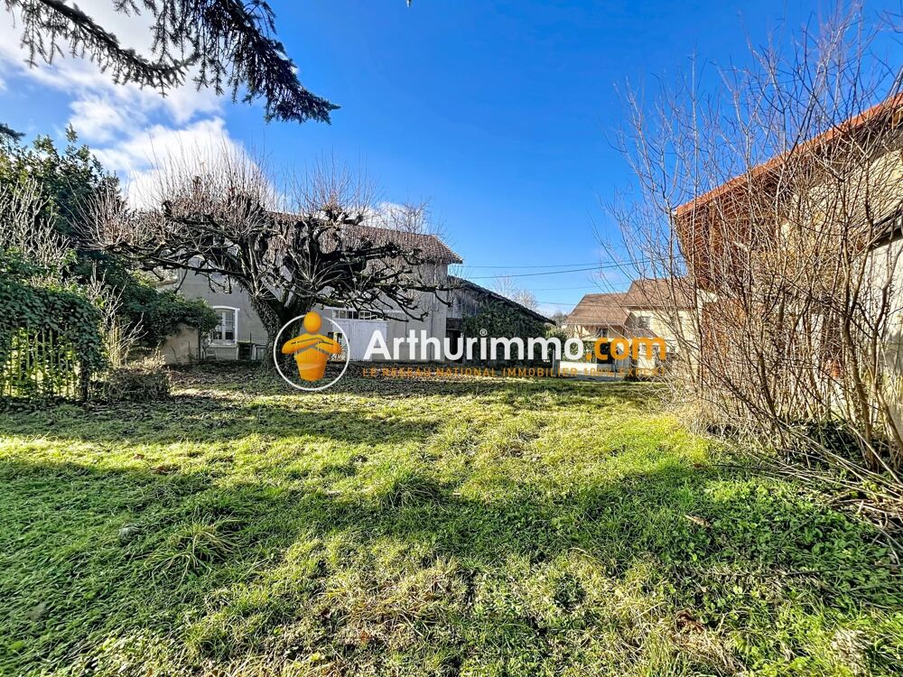 Ensemble immobilier à rénover avec fort potentiel à Montcarra