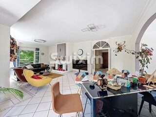  Maison � vendre 8 pi�ces 259 m�