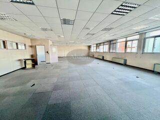  Immeuble � vendre 15 + pi�ces 1500 m�