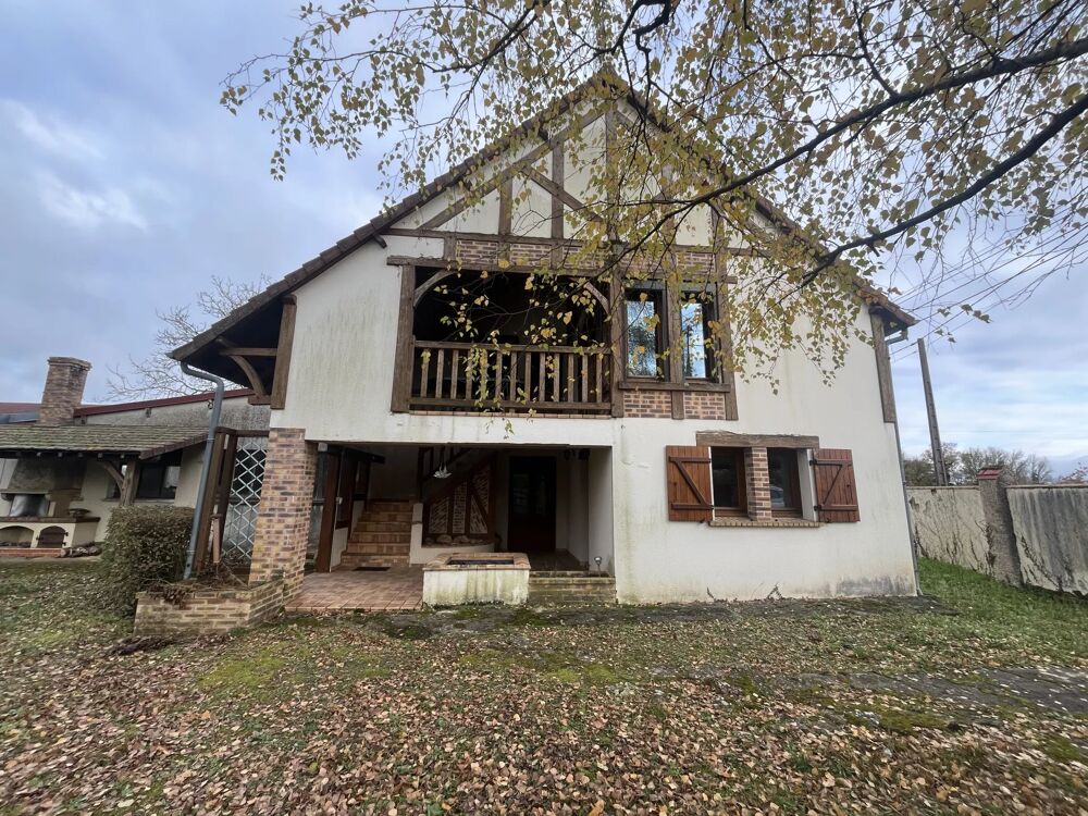 Maison de Village à Saint-Germain-des-Bois