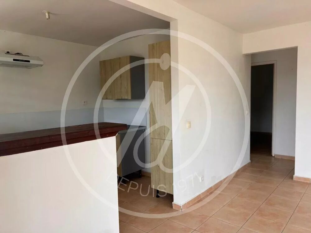 ? À vente - Maisons Jumelées  deux T3 à Gosier