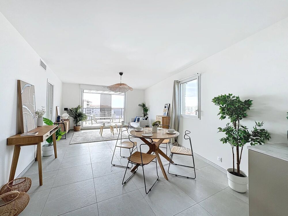 Offre d'exception: 4 pièce Juan les Pins au dernier étage et vue