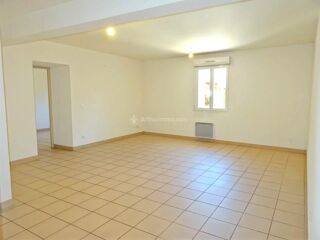  Appartement à louer 2 pièces 65 m²