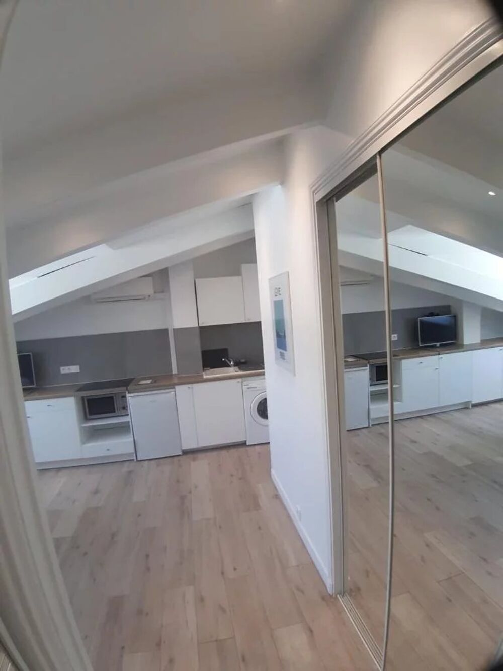 Location Appartement Deux pièces situé au carré d'or de Nice Nice