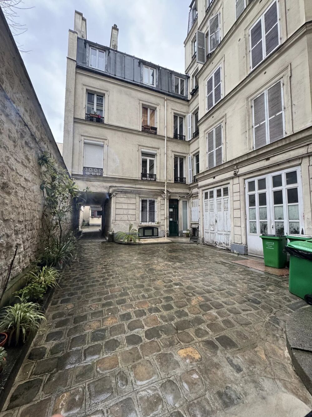 Vente Appartement 2 pièces au RDC , 3,20 m de hauteur sous plafond Paris 19