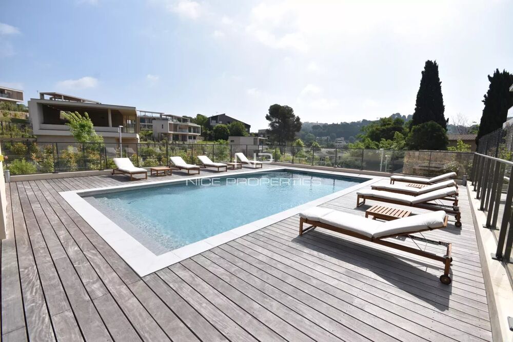 Magnifique Penthouse avec toit-terrasse à Mougins