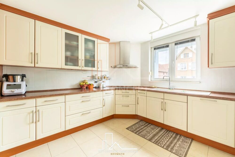 Vente Maison Maison de ville avec garage, cave, 5-6 chambres, sans travaux Brumath
