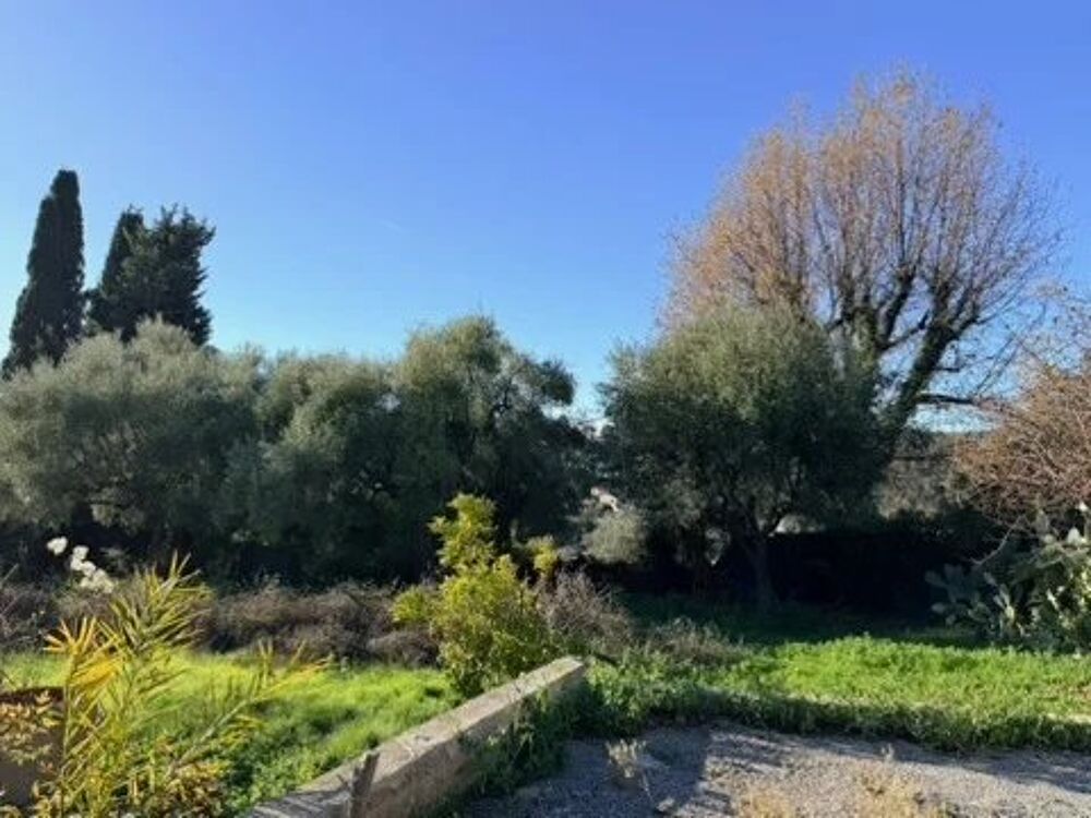 Vente Terrain Terrain constructible de 1630 m2 avec batisse a rénover ou à dem Vence