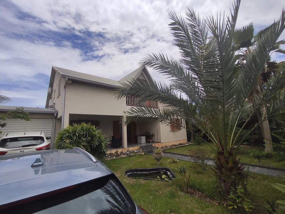 Maison - 8 pièces - 220 m²