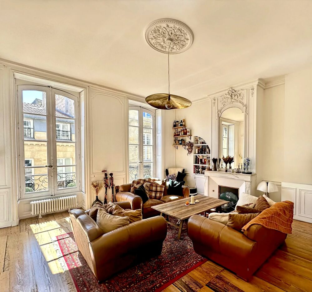 CHARTRONS  APPARTEMENT DE 133 M²  RÉNOVATION DARCHITECTE