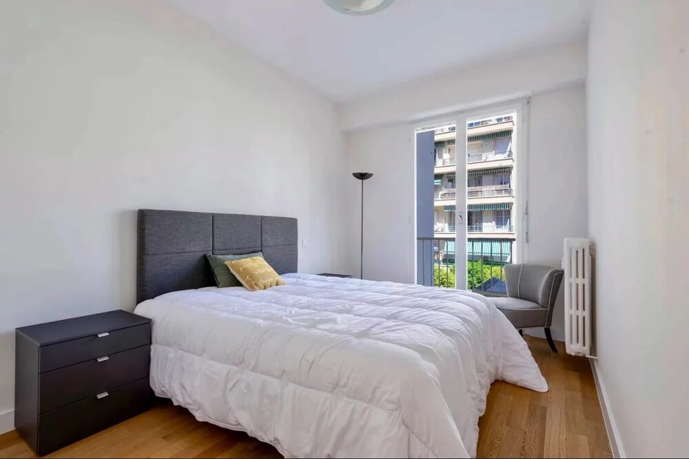 Vente Appartement NICE  - PROMENADE DES ANGLAIS : 3 pièces traversant , Terrasse, Nice