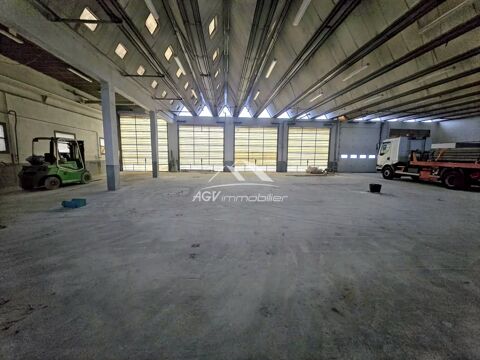 Axe Al&egrave;s - N&icirc;mes local 878 m&sup2; avec belles hauteurs sous plafond 3658 30560 Saint-hilaire-de-brethmas