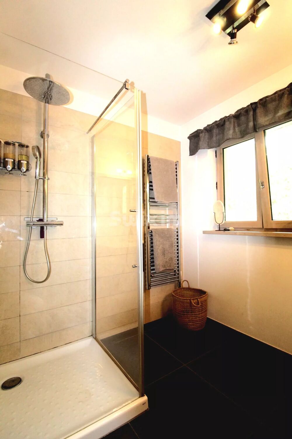 à vendre  Maison La Rivière-Enverse (74440)