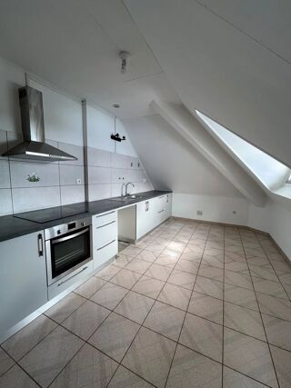  Appartement à louer 3 pièces 86 m²